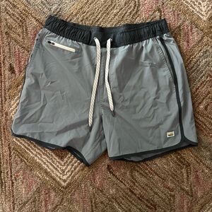Vuori Banks Shorts size medium 5” inseam